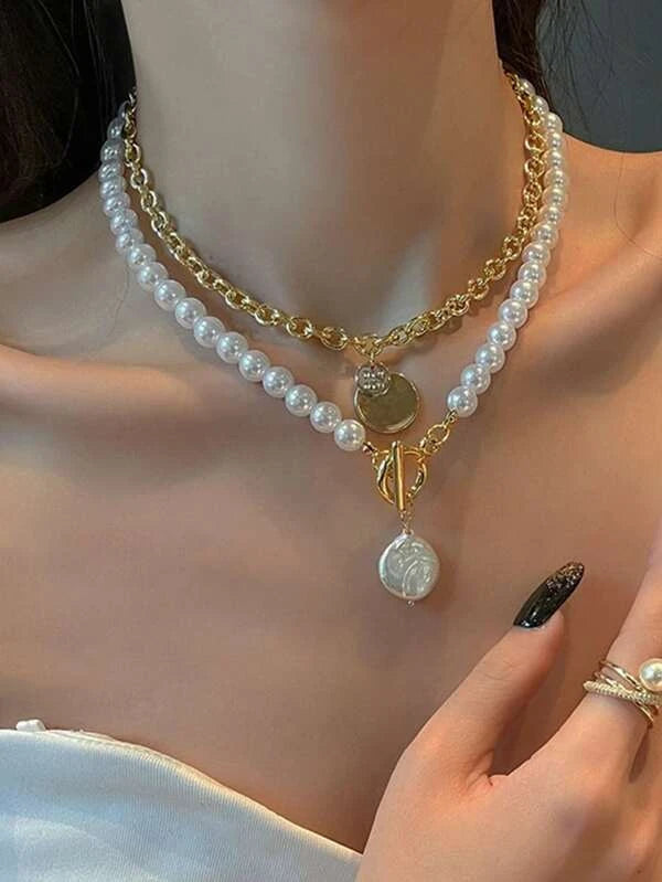 2pcs Faux Pearl Decor Round Charm Necklace