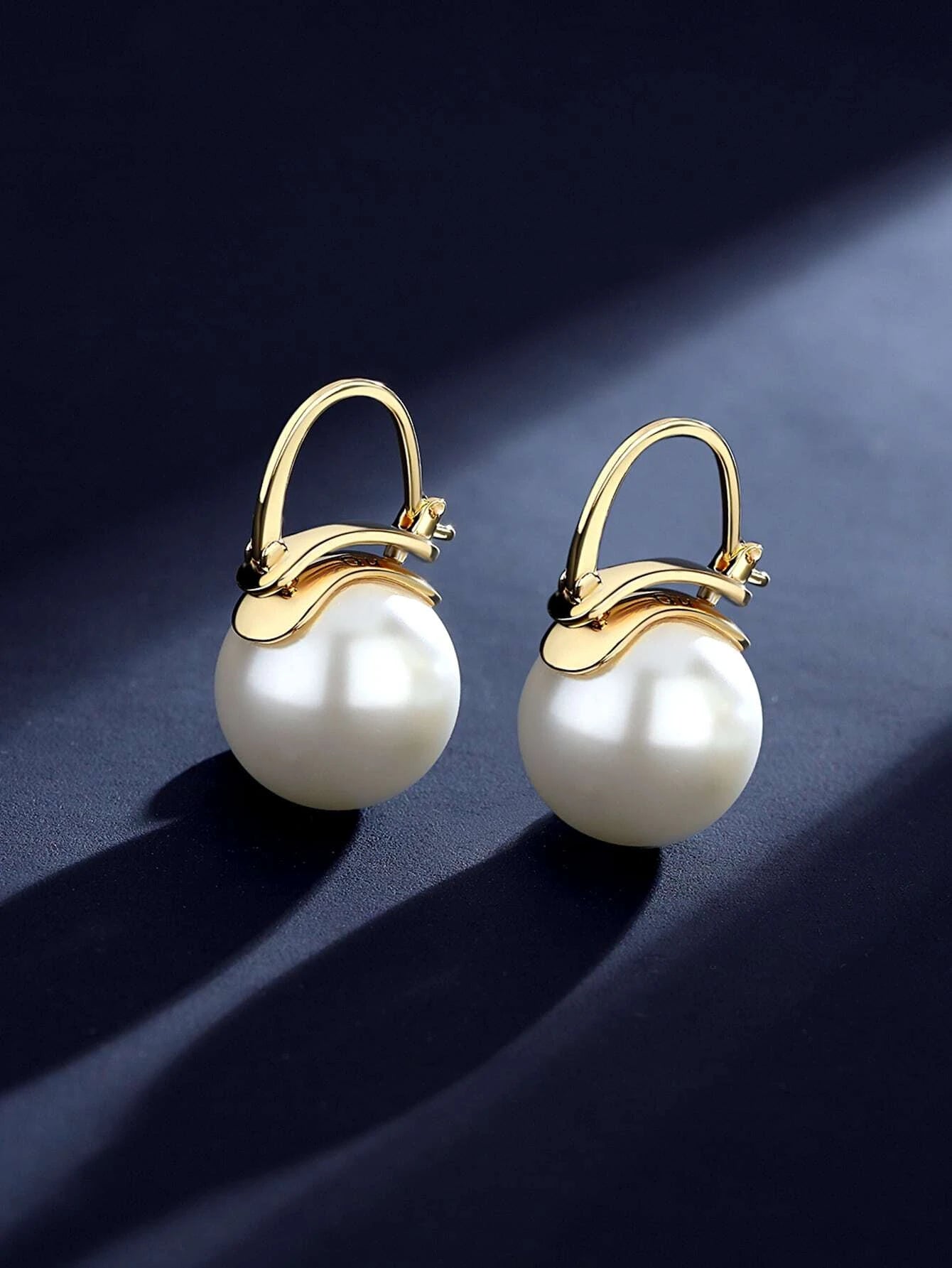 Natural Pearl Decor Earrings