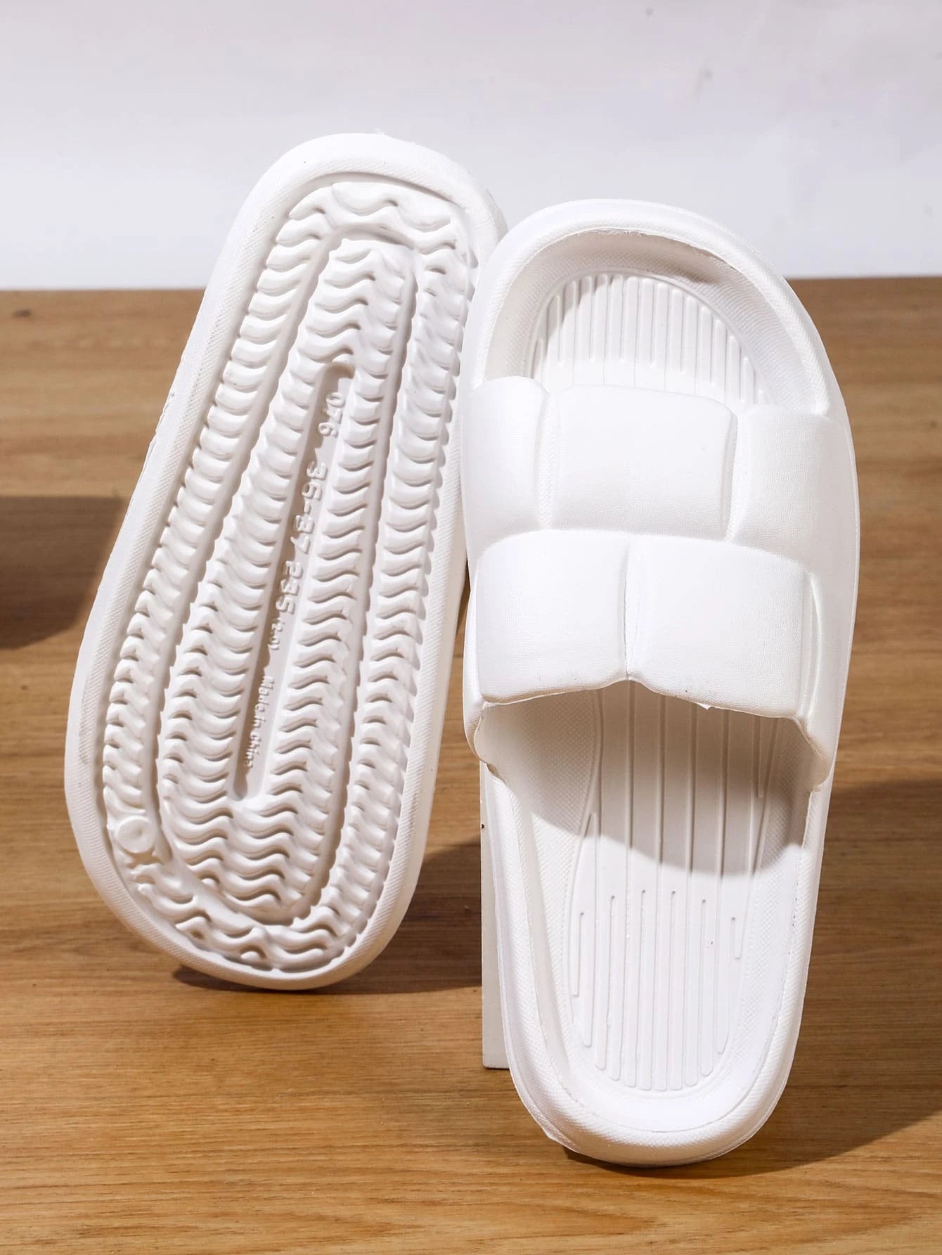 Fashion White Slide Shoes For Women, Geometric Embossed EVA Slides