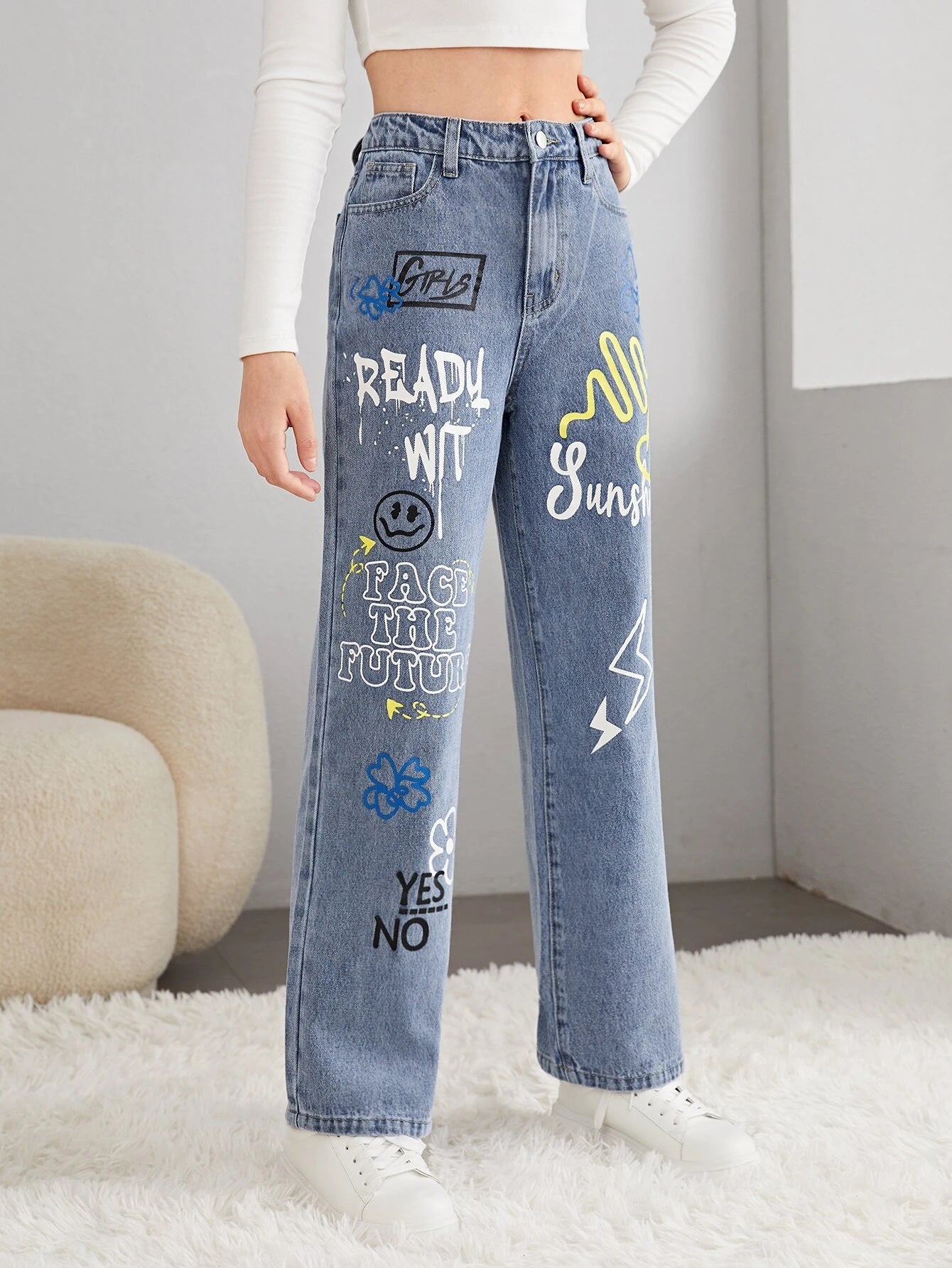 Teen Girls Slogan and Cartoon Graphic Jeans
