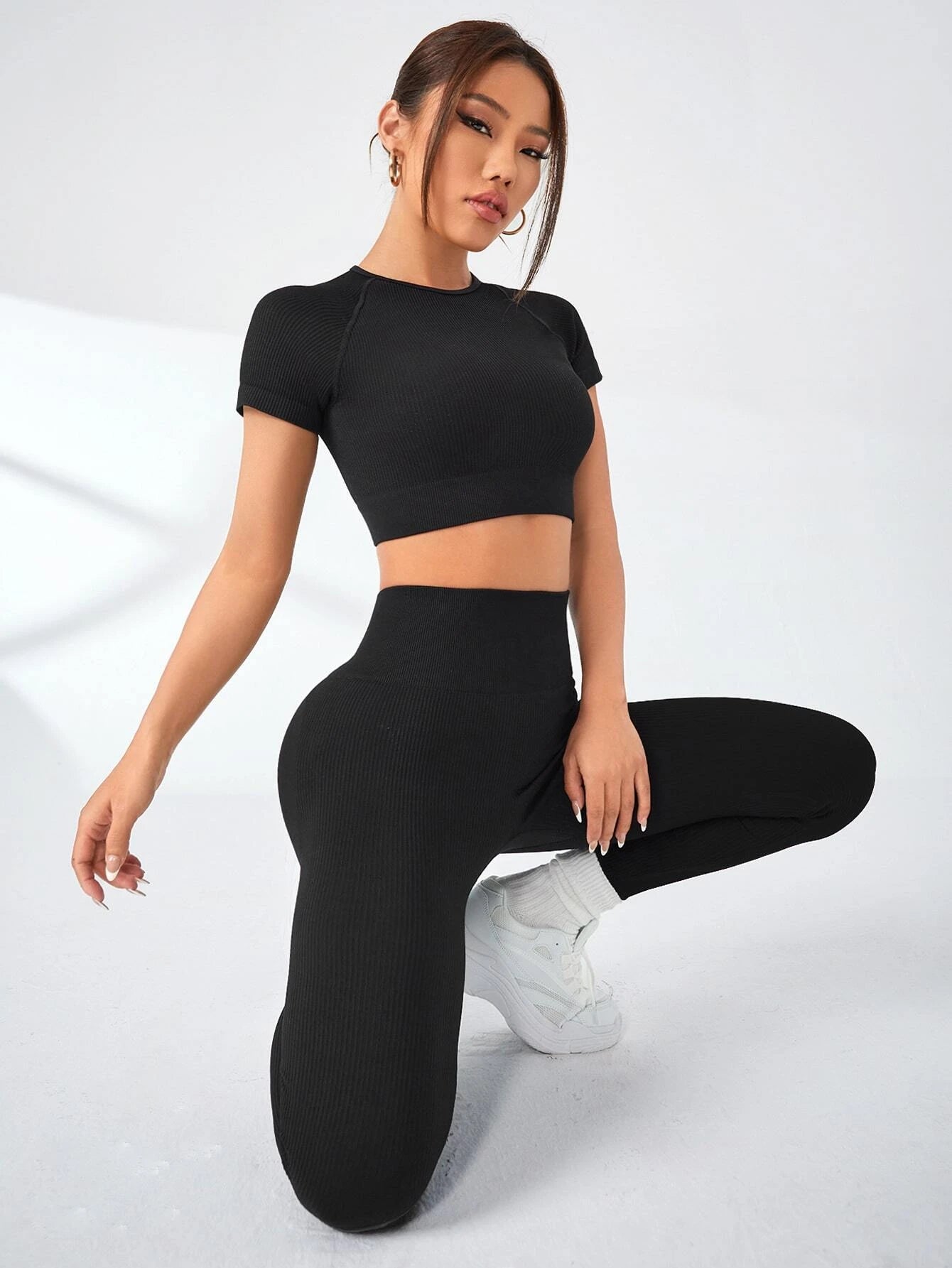 Seamless High Stretch Solid Crop Sports Tee & Leggings