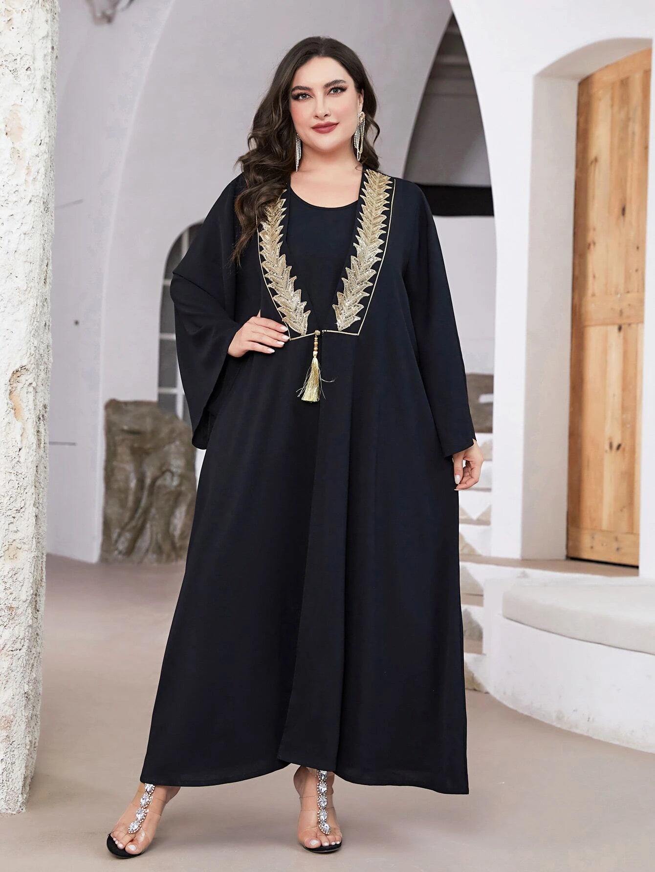 SHEIN Najma Plus Contrast Applique Batwing Sleeve Abaya With Dress