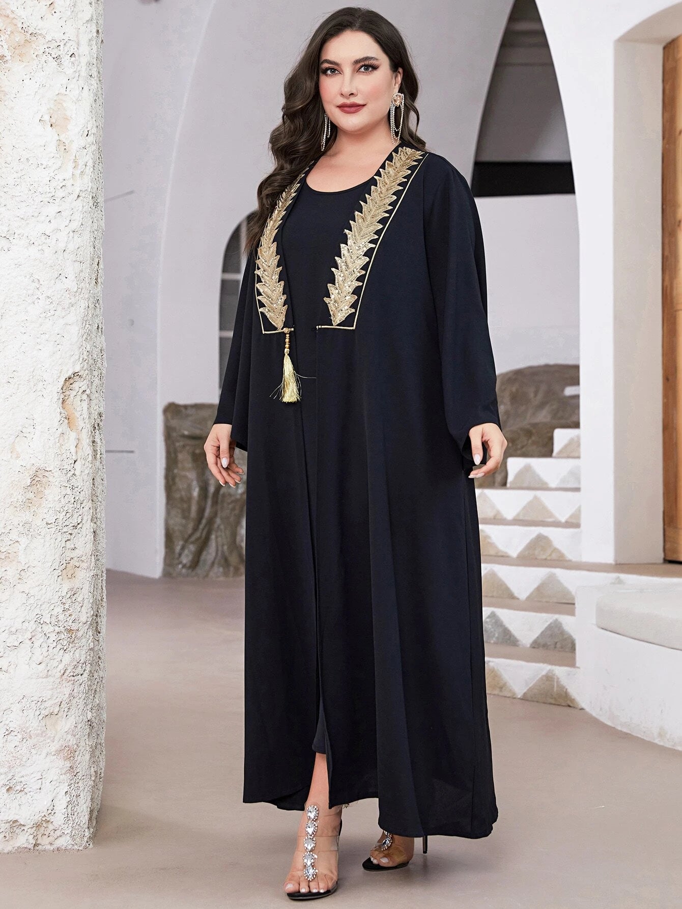 SHEIN Najma Plus Contrast Applique Batwing Sleeve Abaya With Dress