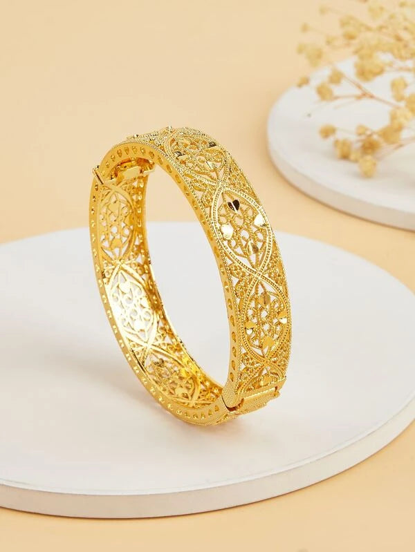Hollow Out Bangle